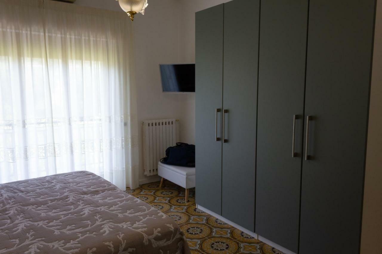 Flower'S Home Sorrento Bagian luar foto